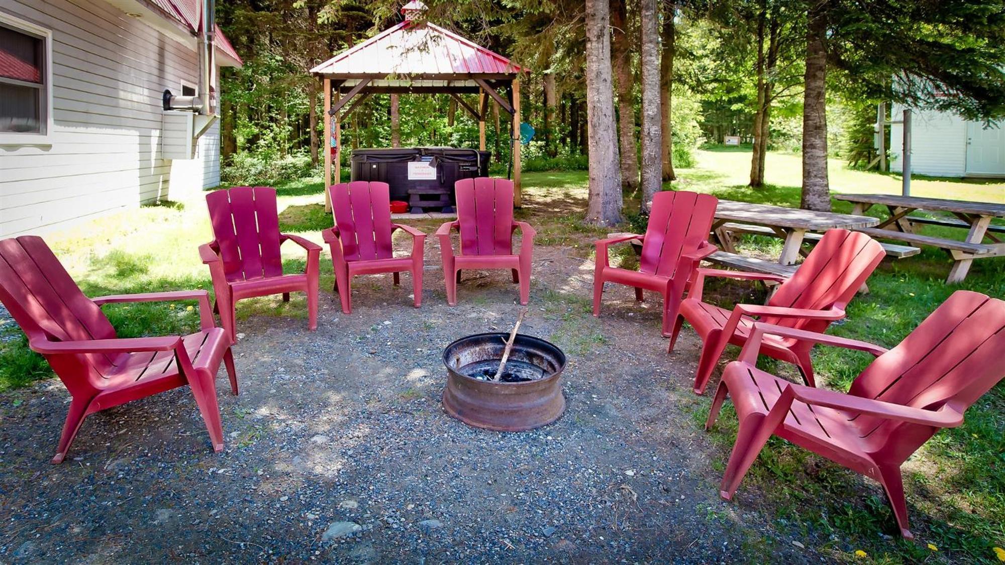 Saint Romain Camping Chalets Spas Pignons Rouges מראה חיצוני תמונה